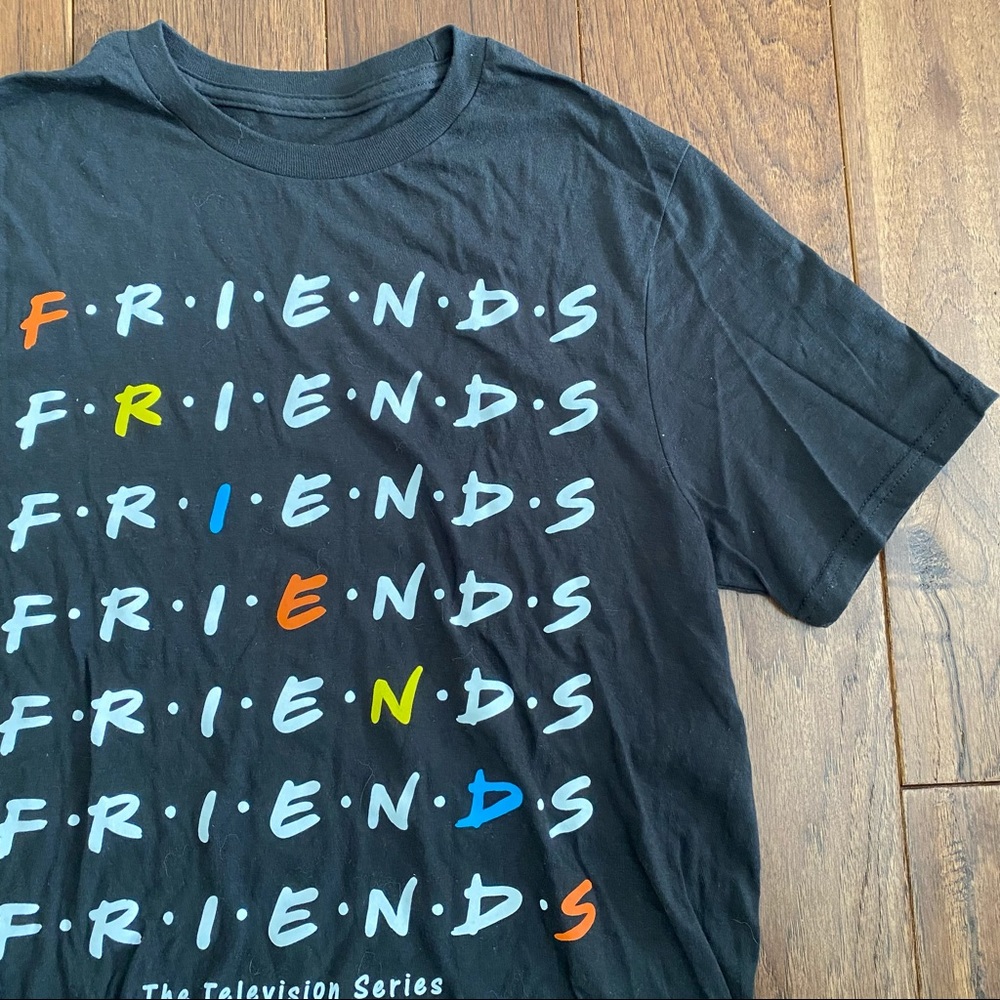 FRIENDS TSHIRT - Picture 3 of 3